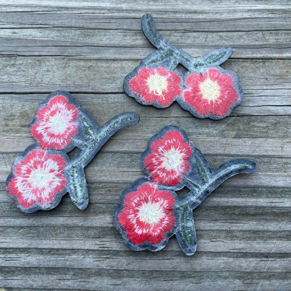 Red Flowers Patches Embroidery Applique Craft Clothes Iron on Patches lot of 3 - Picture 3 of 5